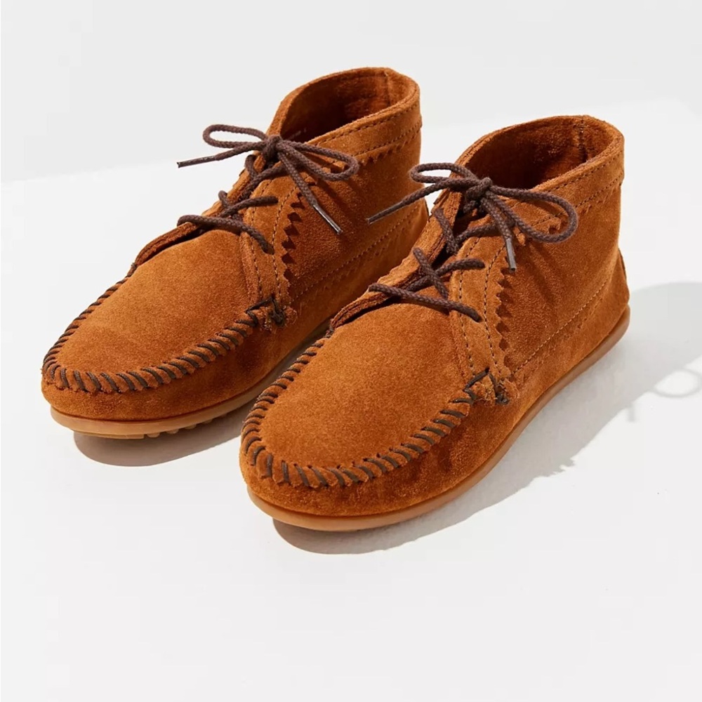 Minnetonka women’s size 7 ankle moccasins